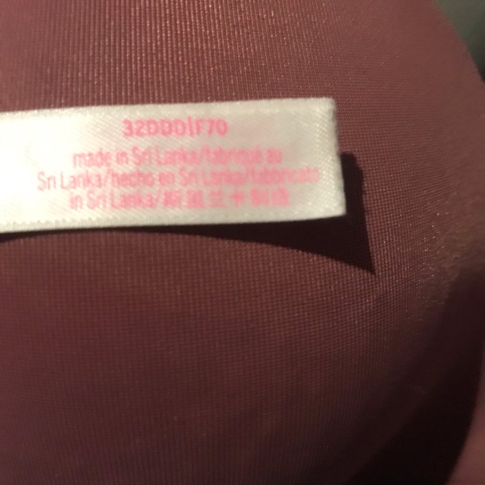 Pink Bras - Picture 4 of 5